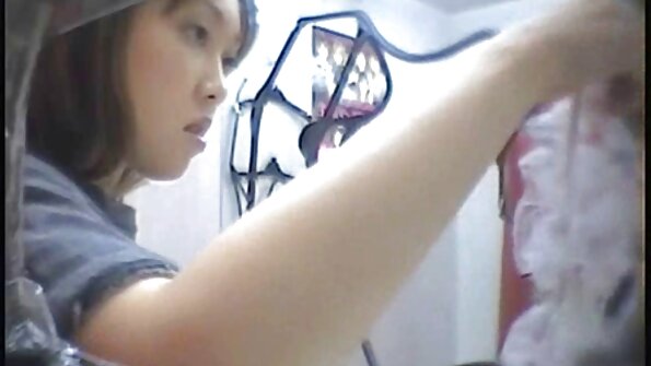 Панталон домашнее порно русского със значително дупе поема някакъв твърд голям хуй